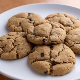 Our second #vancouver2010 bake was another try at #glutenfree #dairyfree chocolate chip cookies...and we have a winner!!! 🥳 These cookies were absolutely amazing and I could’ve eaten the entire bake in one day. Check out the blog for a link to the recipe and my replacements, link in bio!